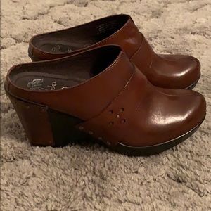 Womens Dansko clogs